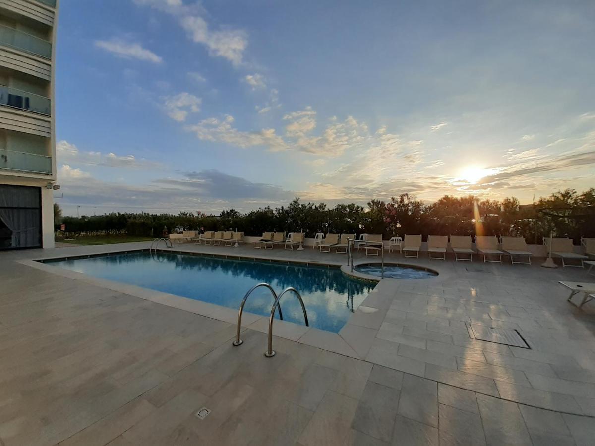 Hotel Adria Milano Marittima Exterior foto