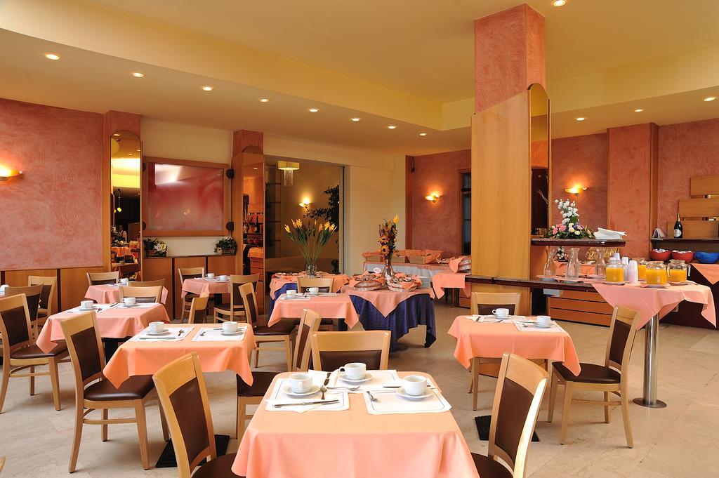 Hotel Adria Milano Marittima Exterior foto